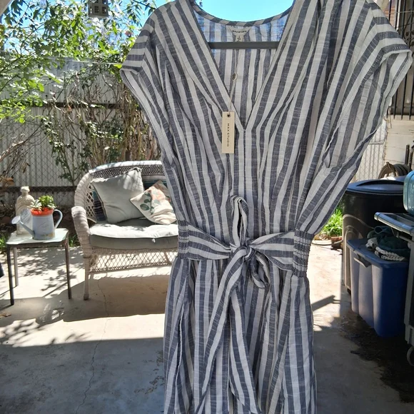 Striped Gray and White Dress - Picture 3 of 9